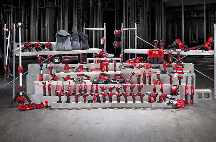 EN SISTEM, VEČ KOT 120 ORODIJ